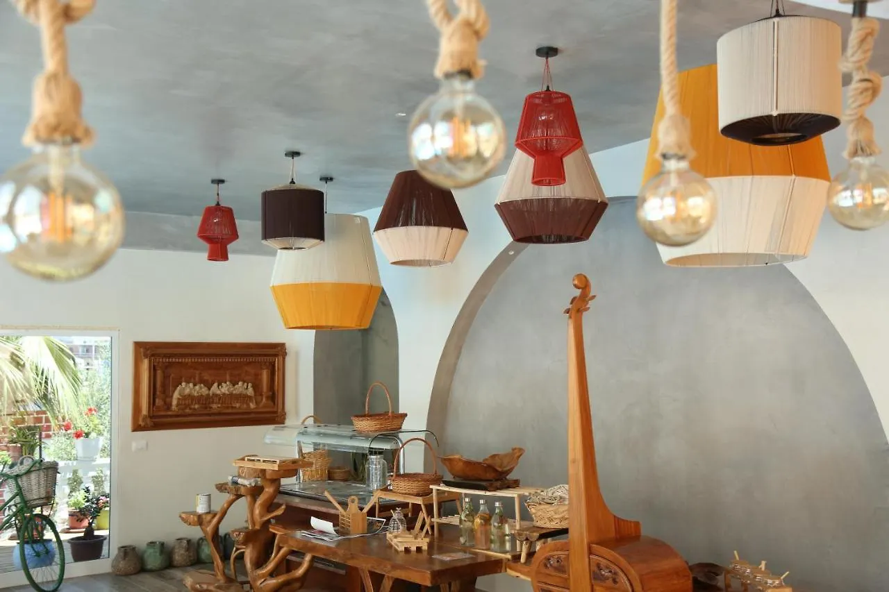 Relax Hotel Εξαμίλιο